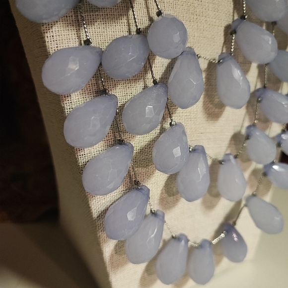 Lavender Acrylic Lucite Teardrop Faceted Necklace Silver Tone Triple Strand EUC - Picture 7 of 14